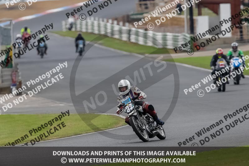 Vintage motorcycle club;eventdigitalimages;mallory park;mallory park trackday photographs;no limits trackdays;peter wileman photography;trackday digital images;trackday photos;vmcc festival 1000 bikes photographs